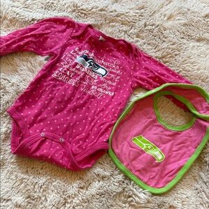 NFL Pink and Green Baby Onesie and Bib Set 6-12mo Baby Girls